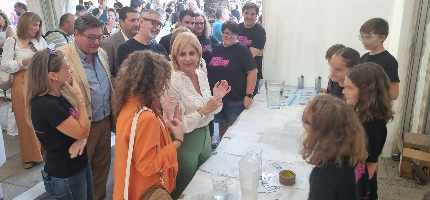 La Plaza del Arenal de Jerez se llena de ciencia y diversión con la Noche Europea de l@s Investigador@s